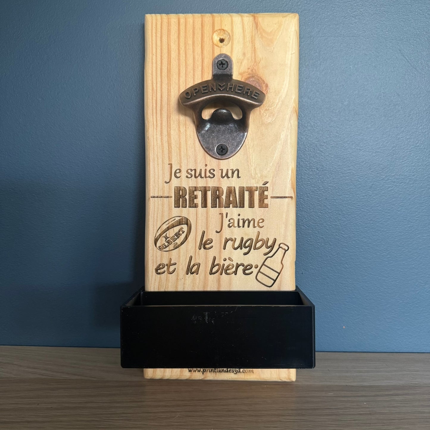 Décapsuleur mural avec récupérateur de capsules